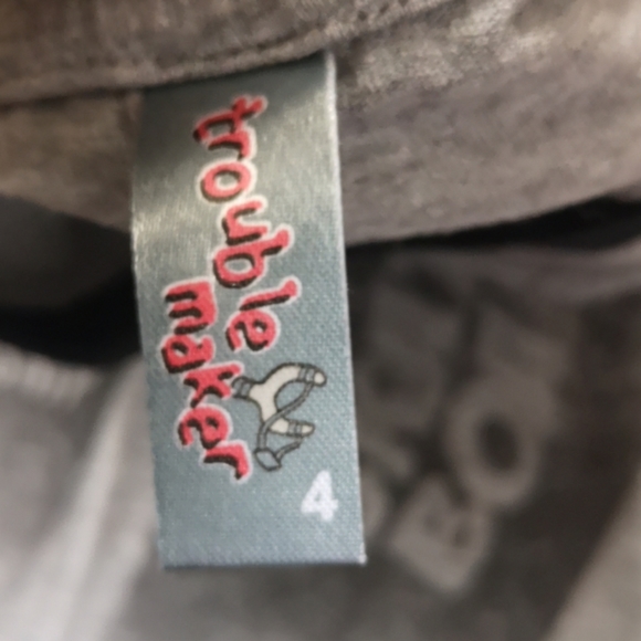 Black and grey long sleeve tee boys size 4 - Picture 2 of 3